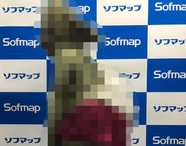 動畫宣傳請來《嘔吐度爆表寫真女星》全身脫到只剩褲子算很有誠意了?