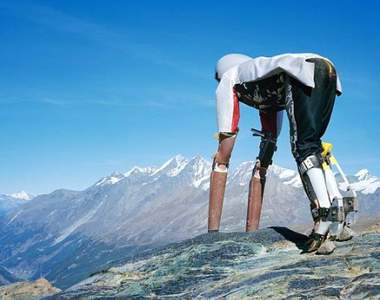 《真實版羊男》當人類太累改當山羊登山吃草好惹