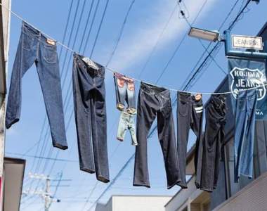 《日本牛仔褲聖地》掛滿牛仔褲的珍奇街景只有這裡看得到