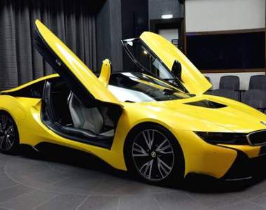 黃的高調《BMW i8》阿布達比專屬新衣上身