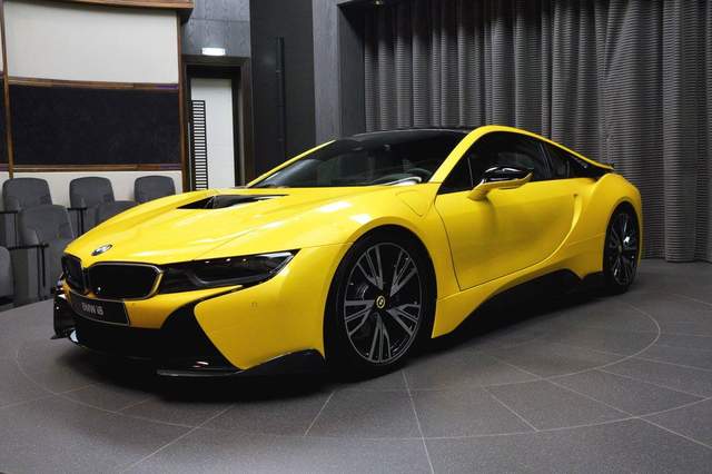 黃的高調《BMW i8》阿布達比專屬新衣上身 - 圖片2
