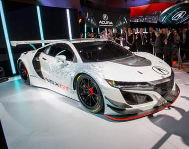2017年出征《Acura NSX GT3》後驅身手上賽道