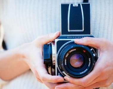 《6種能修飾身材的拍照姿勢》稍微的角度變化就能有意外效果