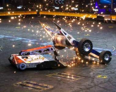 《BattleBots》機器人大擂臺男人就愛金屬與金屬的碰撞〝啪啪啪〞