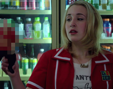 莉莉蘿斯戴普《瑜珈魯蛇》少女大戰納粹香腸(無誤)