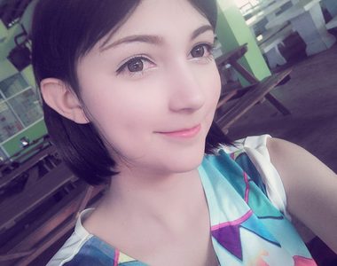 像洋娃娃一樣的《泰國混血美少年》果然...這麼可愛一定是男孩子...