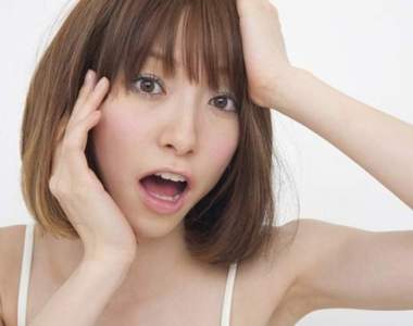 《覺得另一伴BBA化的瞬間》躺著看電視再配點零食啤酒這樣絕對NG喔