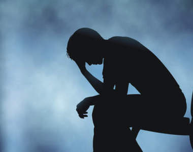 《憂鬱症初期的10個微妙變化》日常生活中觀察到這些小變化就要多注意了...