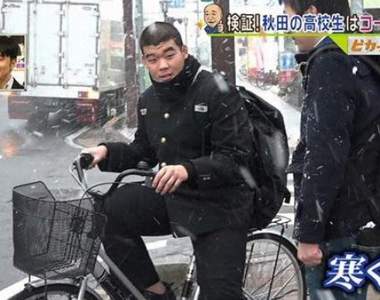 日本高中男生《下雪也不穿大衣的理由》確定真的不會冷嗎...(抖)