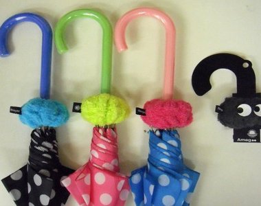 《雨傘專用吸水圈圈》像髮圈一樣可愛的環保便利雨天小物♡