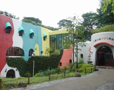 三鷹美術館《吉卜力美術館》改建 大人終於可以搭龍貓公車了啊~(激動)