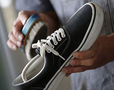 《生活宅偏方》4步驟簡單的帆布鞋清潔方法