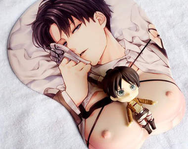 進擊的腐人《兵長乳頭激凸滑鼠墊》讓人想一直挑逗他……