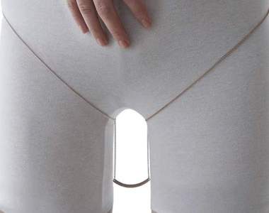 極致誘惑《股間項鍊》最美的畫面就在雙腿搖晃時