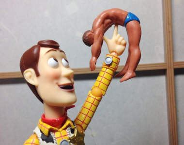 骯髒的《脫力肌肉男轉蛋》挑戰高難度性愛體位……