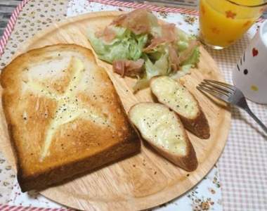 《芝心起士吐司》厚片吐司就是要灌滿吃起來才會幸福喔