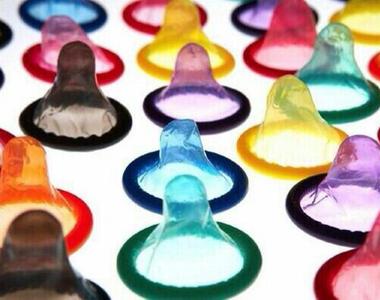 《保險套之日》套套到底是用來戴還用來咬的啦？ww