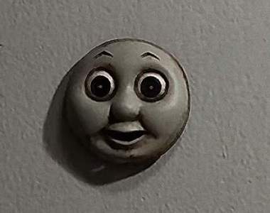 《湯瑪士小火車魔改造》恐怖顏面控制機這晚上放出來還不嚇死人嘛o_O || 