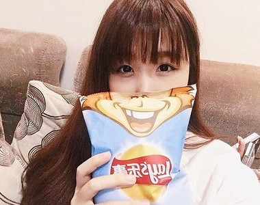 《泰國樂事炫笑照》現在跟洋芋片合照可以說是一種最流行的事惹
