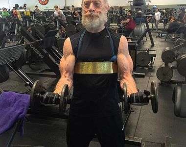 《正義聯盟》進擊的局長？！61歲驚人肉體鍛練成果公開