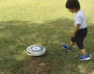 《掃地機器人大爆走》公園裡的高速奔馳難道又是叛逆期的開始?ww