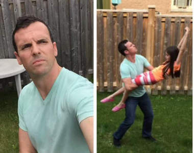 《克難自拍棒》只好乖乖〝請人〞幫你拍惹（笑淚）