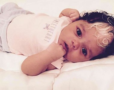 基因惡作劇《天然挑染白髮》而且母女四代都在同樣位置