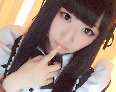 可愛Coserうらら しろん《果醬顏料淋滿身 特殊藝術寫真》看了覺得黏黏的...
