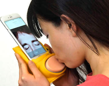 遠距離接吻神器《Kissenger》妄想商品成真❤感受遠方戀人的嘴唇