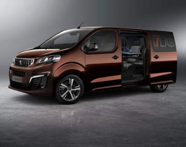 《Peugeot Traveller i-Lab》科技內在好概念