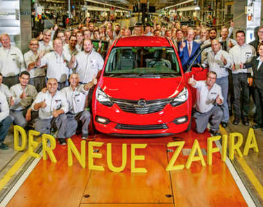 2017年式小改款《Opel Zafira》正式駛下德國生產線囉