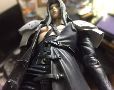 賽菲羅斯桑收到的《悲劇生日禮物》誰教你要自作虐……