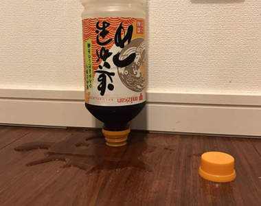 求解決方法《垂直倒翻的調味料》網友想到的解決妙招究竟是？