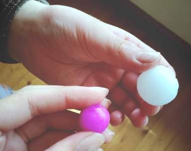 簡易自製《懷舊彈力球玩具》有人曾經用完膠水嗎？