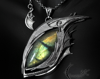 充滿魔力的《魔幻項鍊》上面寶石真的是畫龍點睛啊