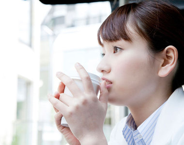 《讓男生著迷的女子行為》女孩們施展超有效的萌殺十招