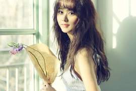 自拍者注意《女星傳授拍照小秘訣》第一步：抬頭挺胸（挺）