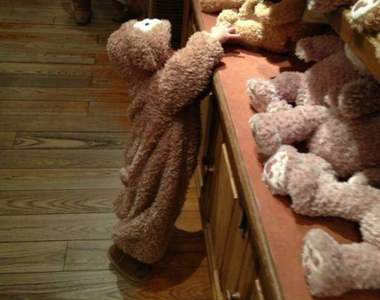 媽媽看過來《DIY達菲熊寶寶裝》達菲熊在迪士尼四處趴趴走耶