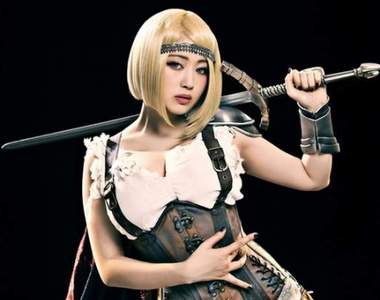 《御伽ねこむx列王的紛爭》廣告拍攝驚鴻一撇的乳搖瞬間你發現了嗎？