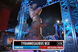蝦米?美版極限體能王出現《暴龍參賽者》可不是化石啊ww 蝦米?美版極限體能王出現《暴龍參賽者》可不是化石啊ww