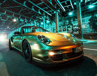 馬力828匹《Porsche 911 Turbo Cabriolet》這樣不會太閃嗎?