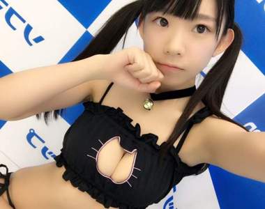 《合法爆乳美少女》長澤茉里奈穿上貓剪影開胸內衣太犯規啦www