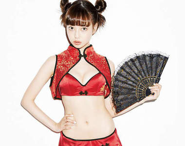 推特話題《旗袍內衣》默默開啟二次元與三次元的性感比拼 (//▽//)