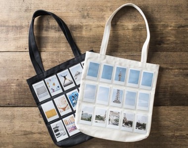 放自己最愛的拍立得照片《拍立得側背包》讓你絕對不會拿錯包包