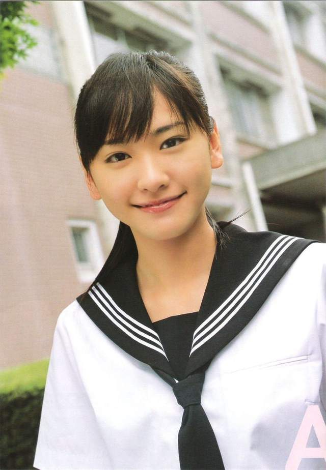 新垣結衣水手服殺傷力無限大 10年前後怎麼還是一模一樣啊 ﾟdﾟ