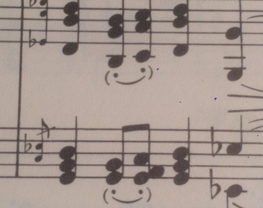 發現《有顏文字的可愛樂譜》還有微妙的既視感www