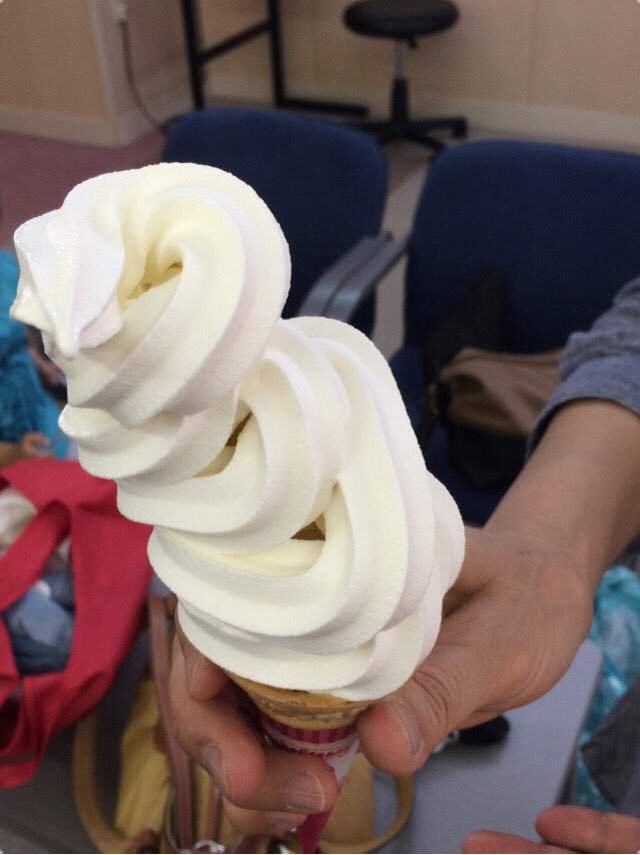技術超爛爆紅美食《北海道阿姨霜淇淋》大家希望她繼續爛下去…… - 圖片9