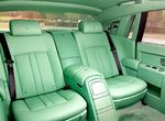 綠油油《Rolls-Royce Phantom》這樣的女神我...... 綠油油《Rolls-Royce Phantom》這樣的女神我......