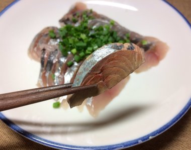 超逼真《竹筴魚生魚片木雕》騙不騙得過喵星人?