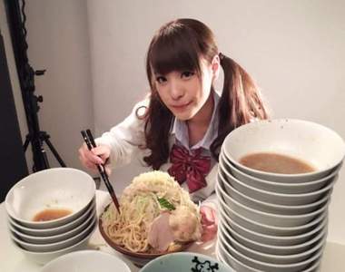 《宅宅AVDay》桃乃木香奈是AV界的大食女王